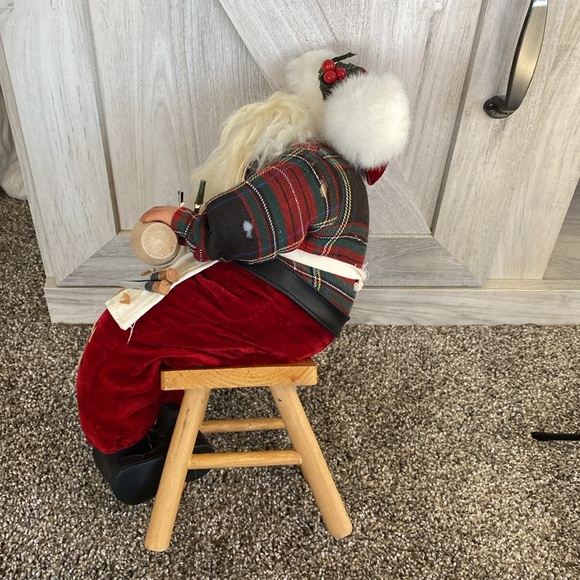 Vintage Sitting Santa W/ Tools & Paints Repairing Toys 13.5” Sitting on Chair - Picture 13 of 13